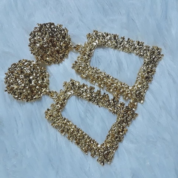 Jewelry - Modern Antiqued Crumbled Knocker Golden Earrings Jewelry - Modern Antiqued Crumbled Knocker Golden Earrings